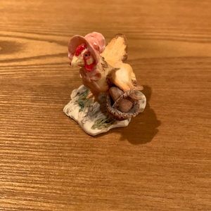 Lowell Davis Vintage 1988 Hen with Basket of Chicks figurine